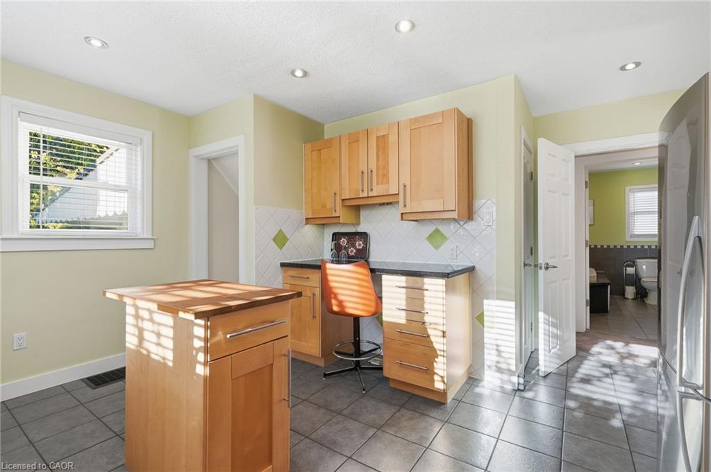 313 North Shore Boulevard W Property Photo 12