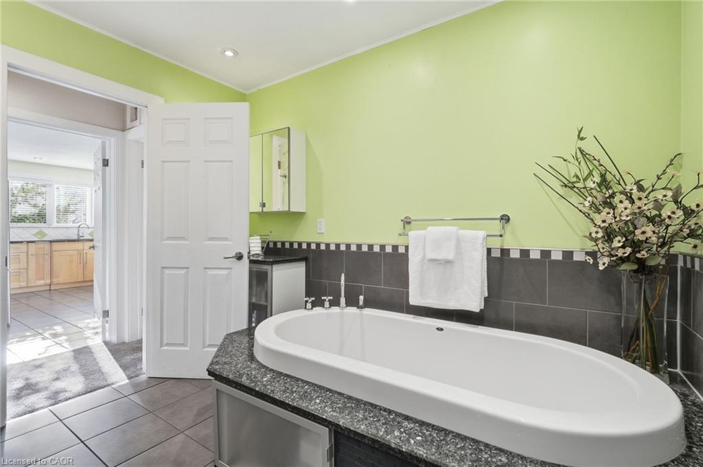 313 North Shore Boulevard W Property Photo 25