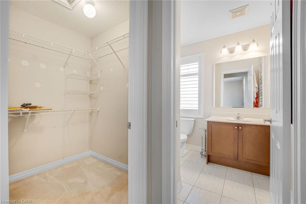890 Fowles Court Property Photo 28
