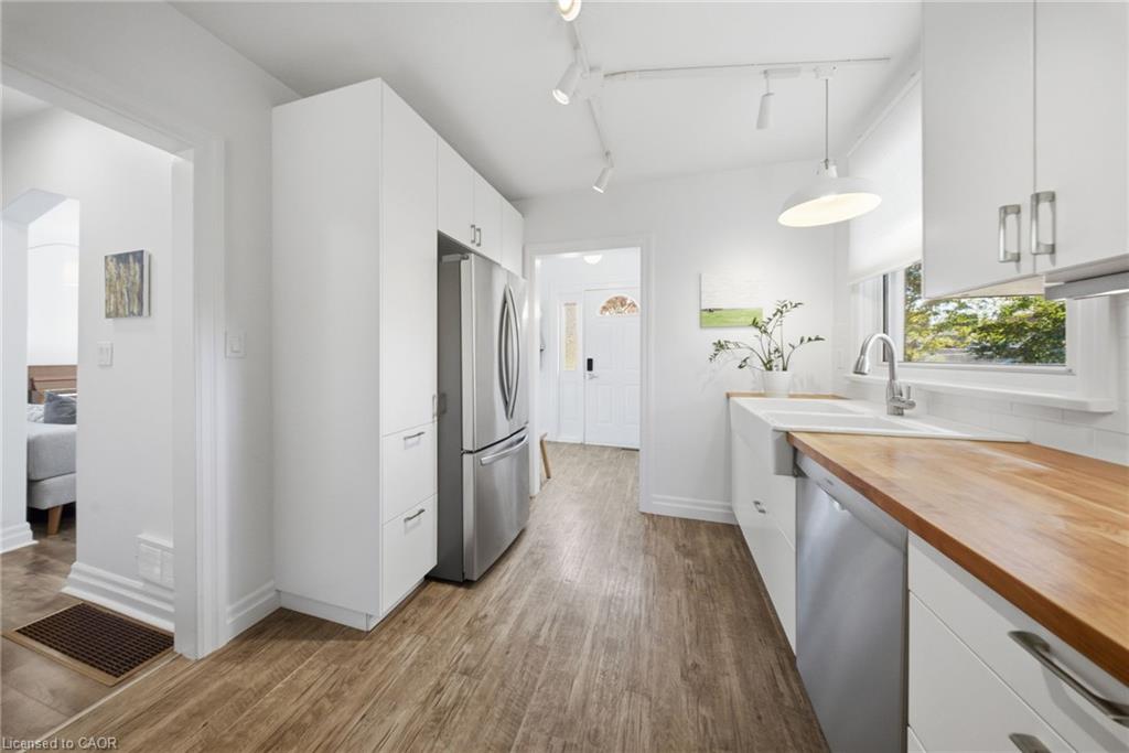 490 Speedvale Avenue E Property Photo 19