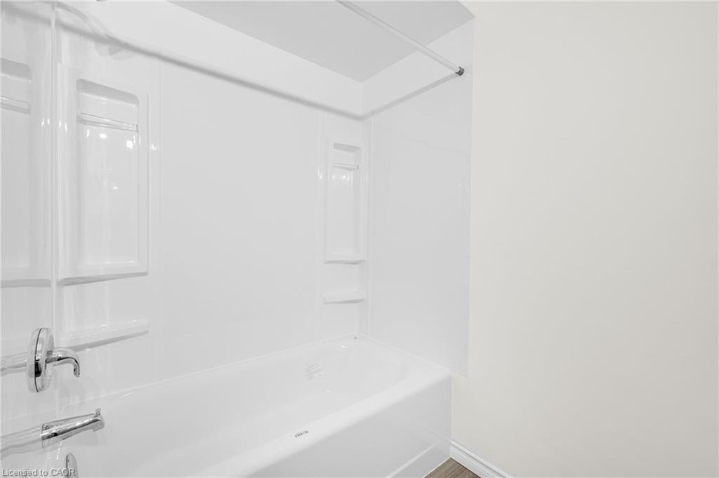 5175 Banting Court Property Photo 8