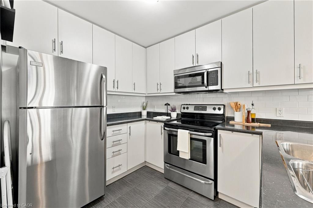 4 Waterview Drive Property Photo 15