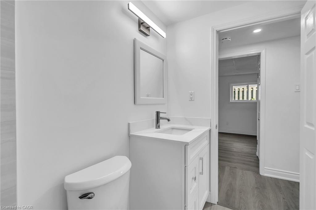 27 Toulon Crescent Property Photo 12