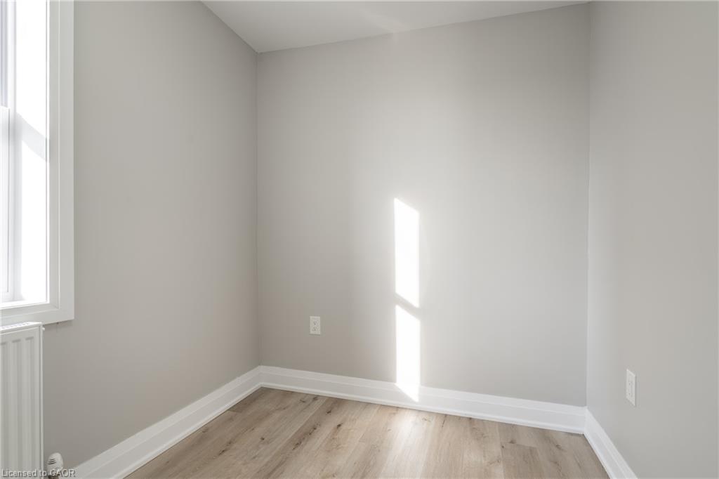 2-1212 Cannon Street E Property Photo 15