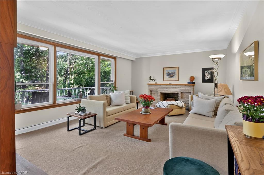 2086 Glenforest Crescent Property Photo 11