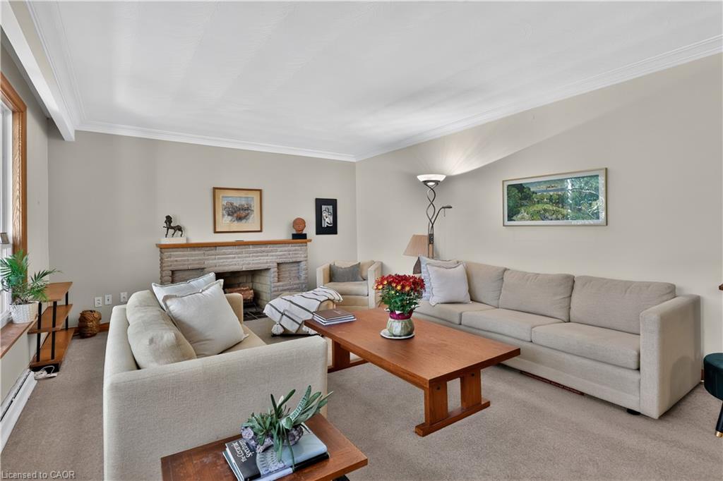 2086 Glenforest Crescent Property Photo 12