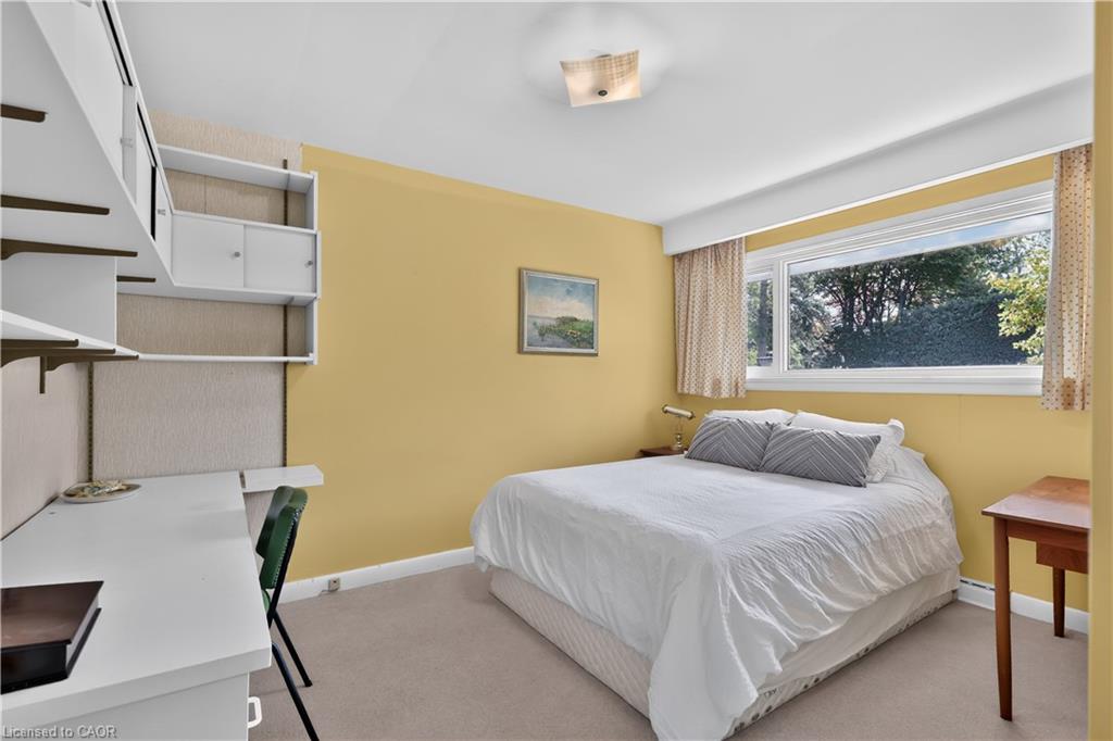 2086 Glenforest Crescent Property Photo 17