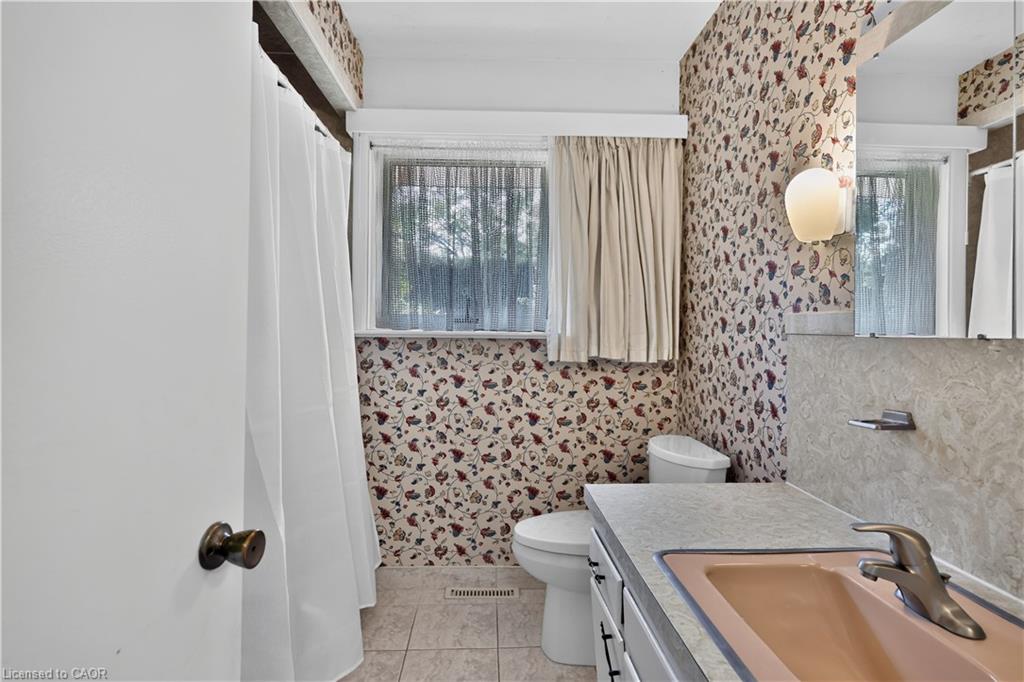 2086 Glenforest Crescent Property Photo 18
