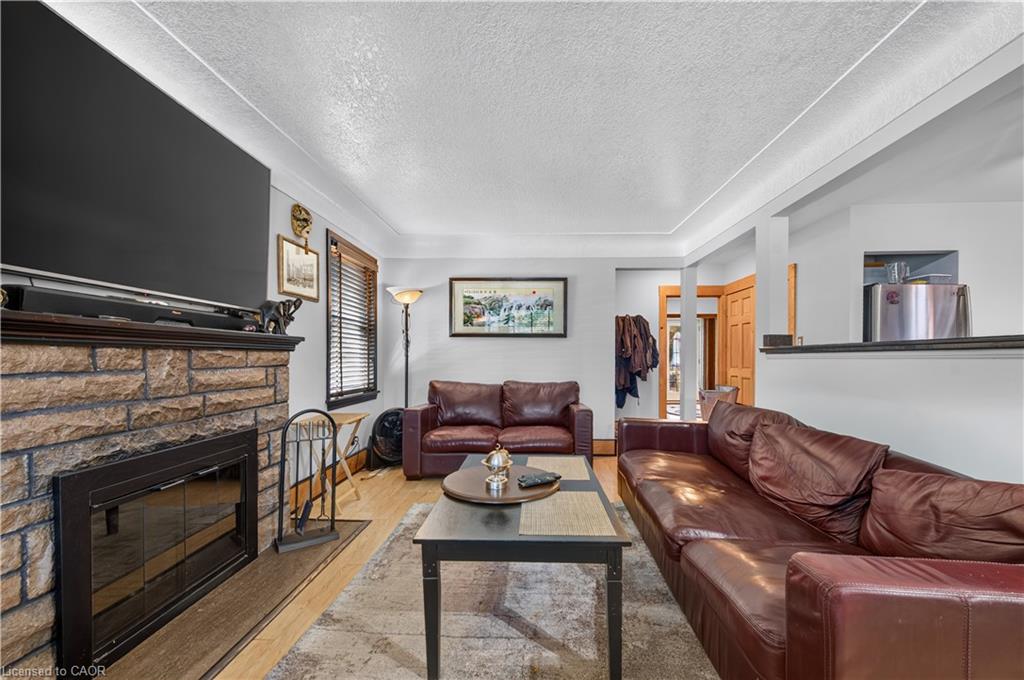 304 East 19th Street Property Photo 8