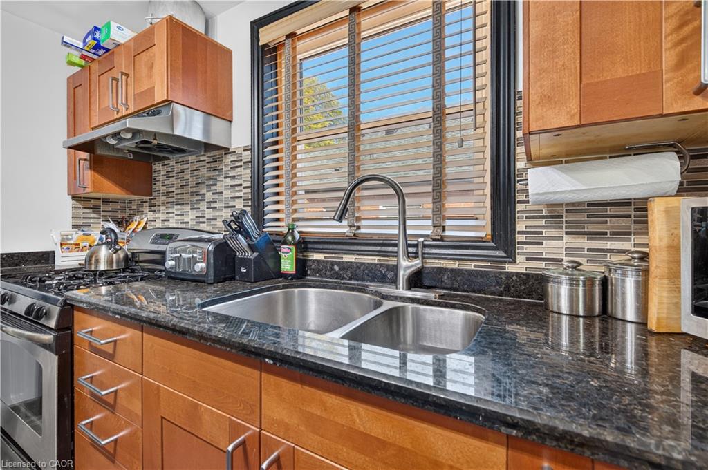 304 East 19th Street Property Photo 16