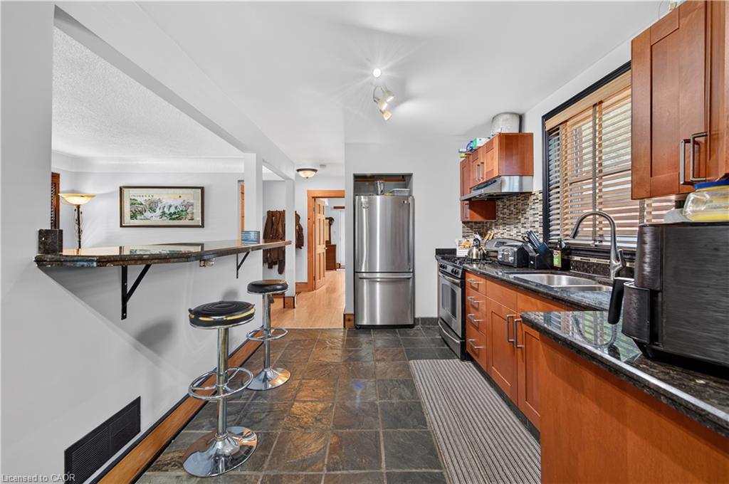 304 East 19th Street Property Photo 17