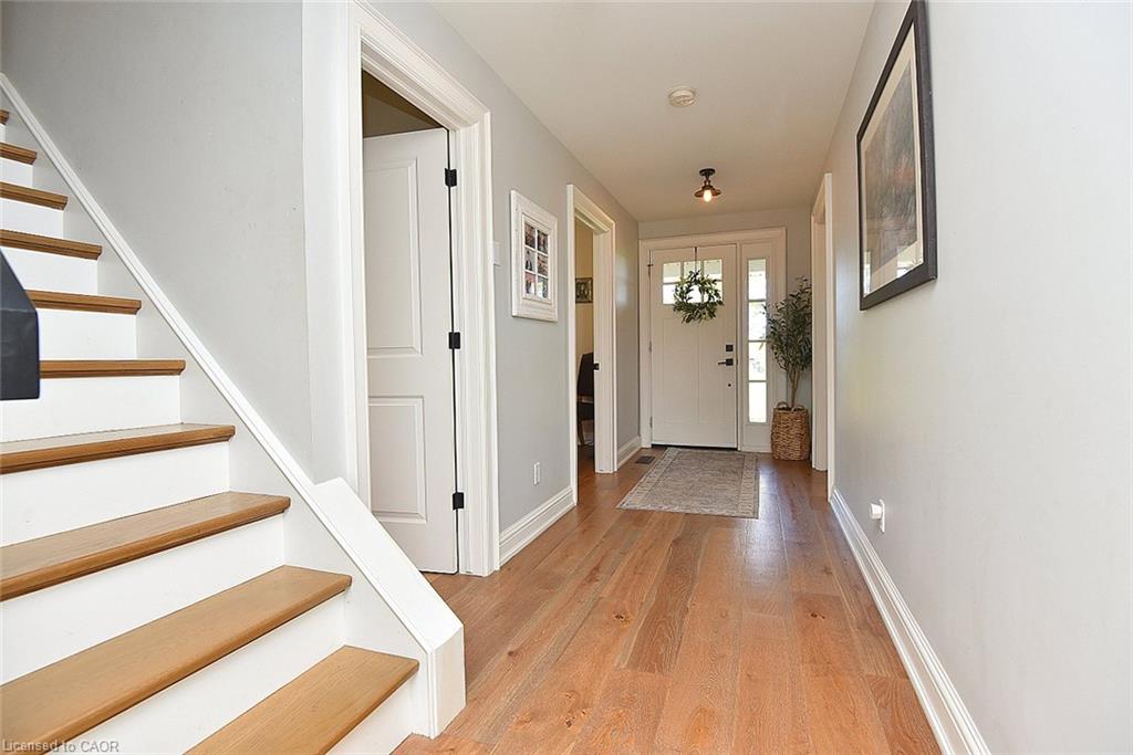 2142 Powerline Road Property Photo 15