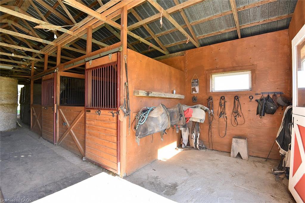 2142 Powerline Road Property Photo 36