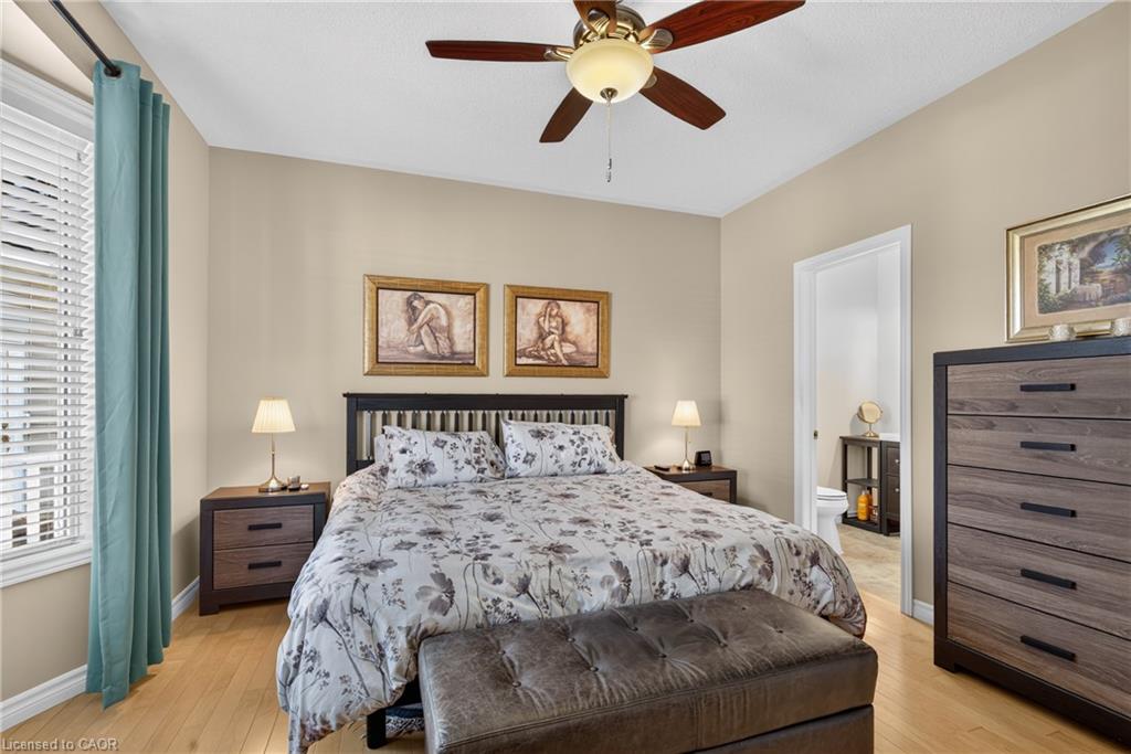 258 Silverbirch Boulevard Property Photo 4