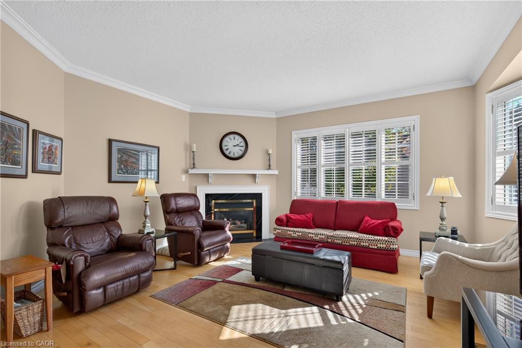 258 Silverbirch Boulevard Property Photo 10