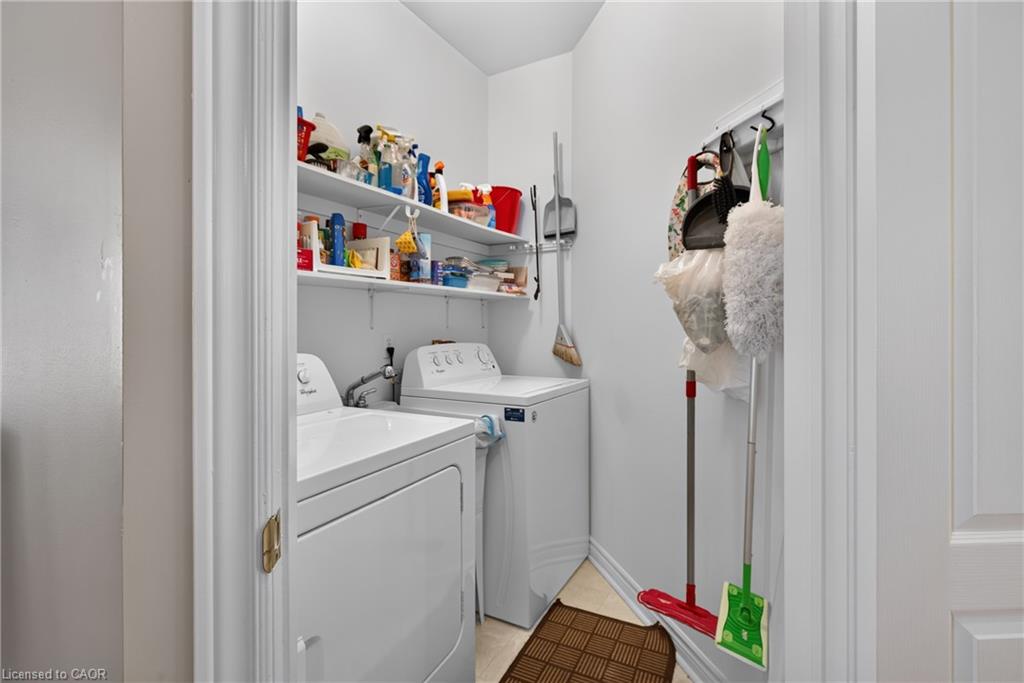 258 Silverbirch Boulevard Property Photo 11