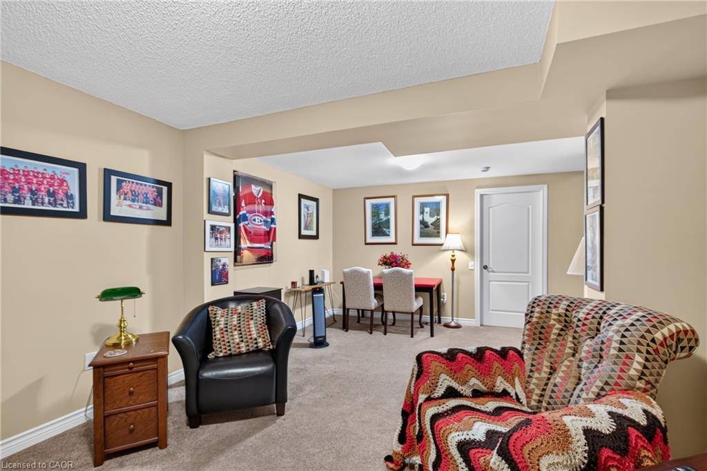 258 Silverbirch Boulevard Property Photo 21