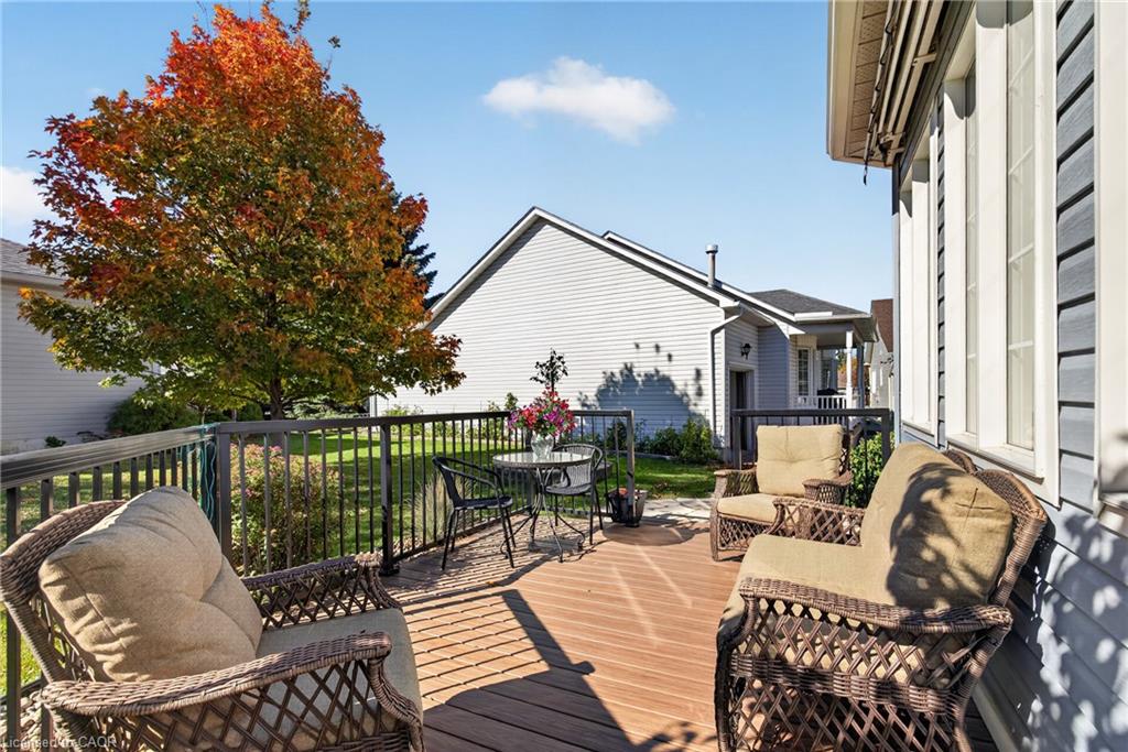 258 Silverbirch Boulevard Property Photo 25