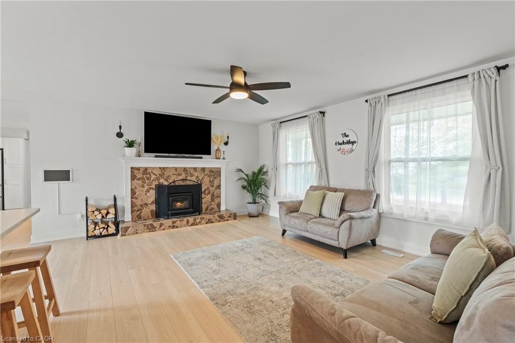 5090 Blackheath Road Property Photo 10