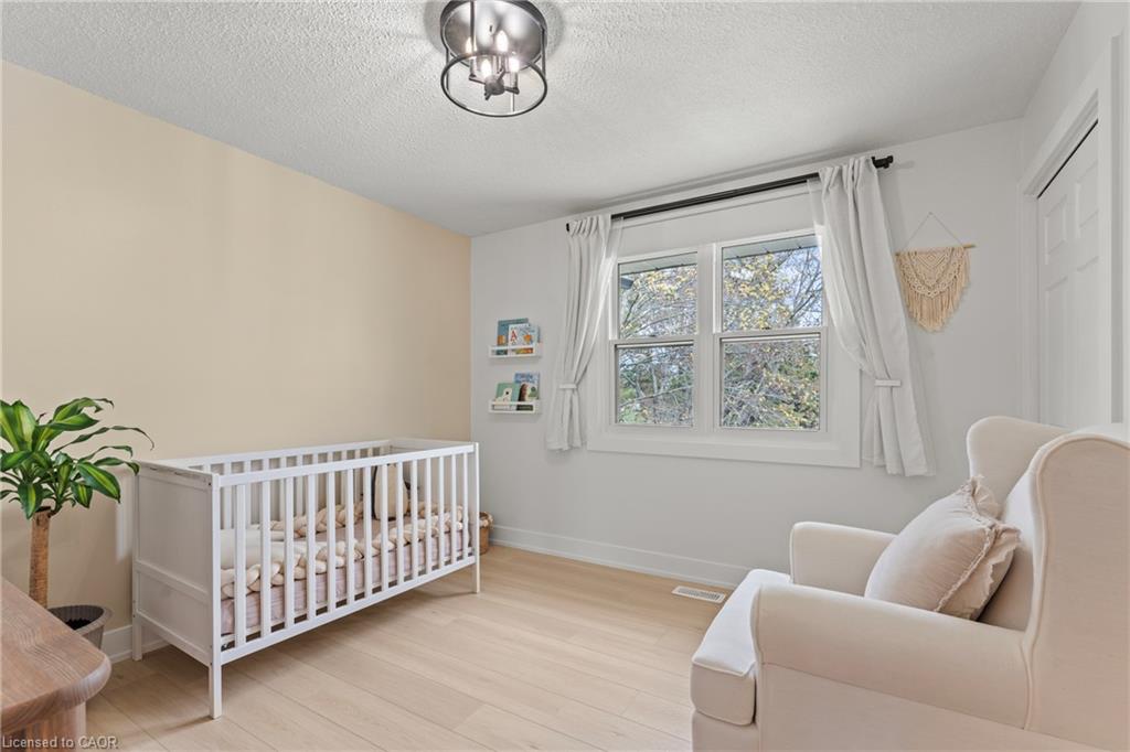 5090 Blackheath Road Property Photo 18