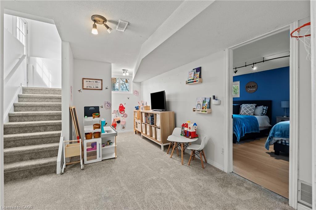 5090 Blackheath Road Property Photo 26