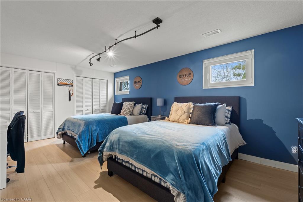 5090 Blackheath Road Property Photo 28