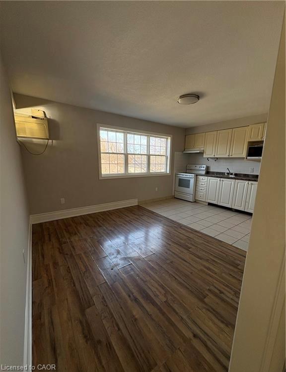81 Dundas Street Property Photo 3