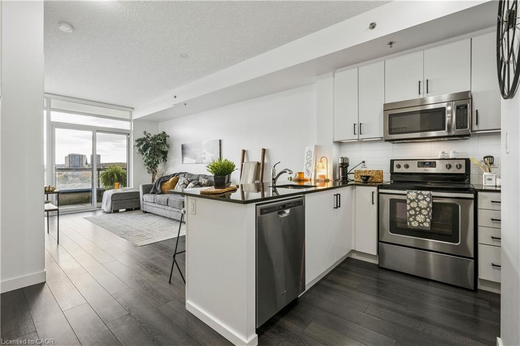 505-150 Water Street N Property Photo 4