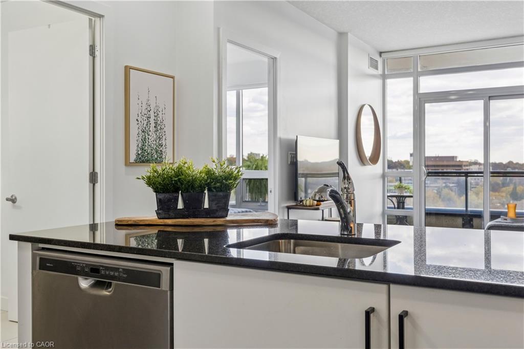 505-150 Water Street N Property Photo 10