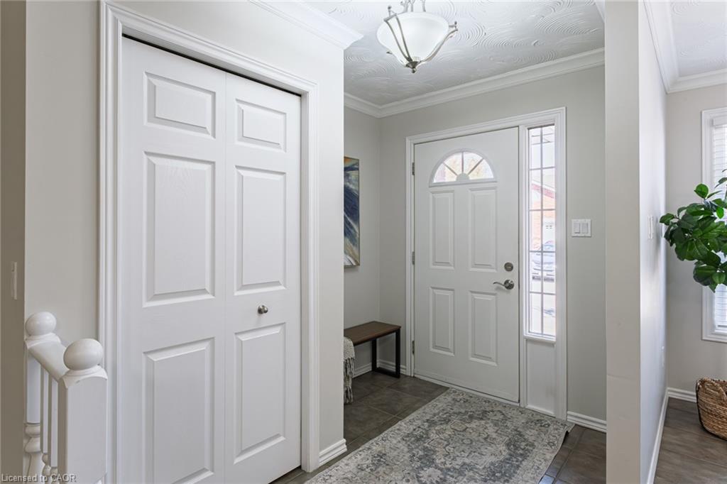 5-53 Beverly Street E Property Photo 4