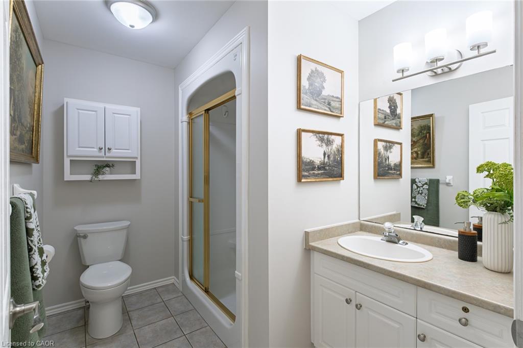5-53 Beverly Street E Property Photo 18