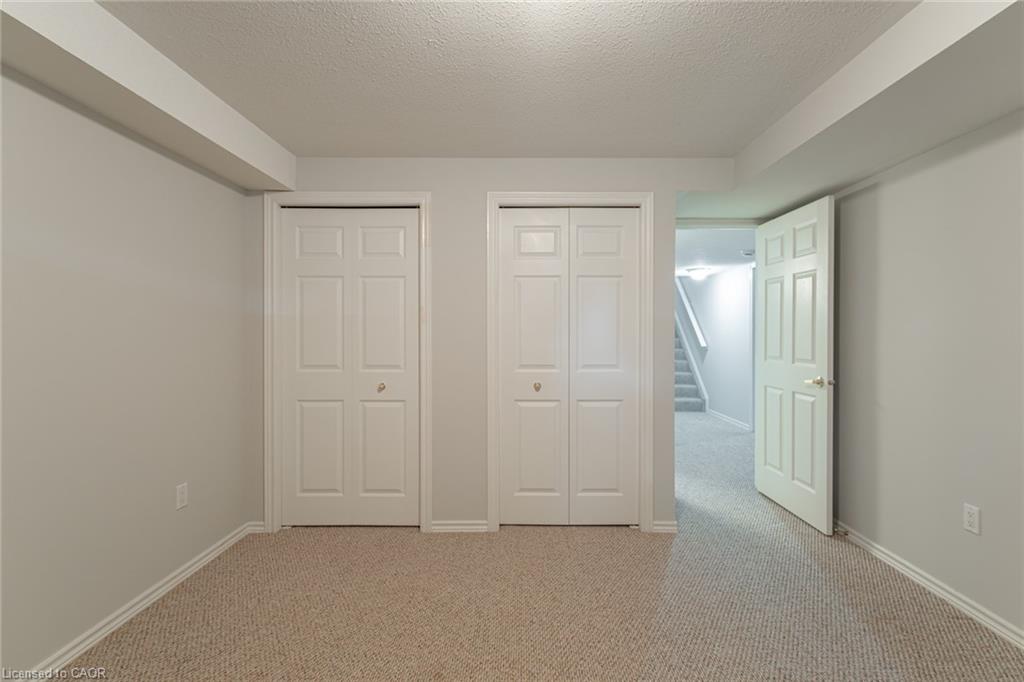 5-53 Beverly Street E Property Photo 23
