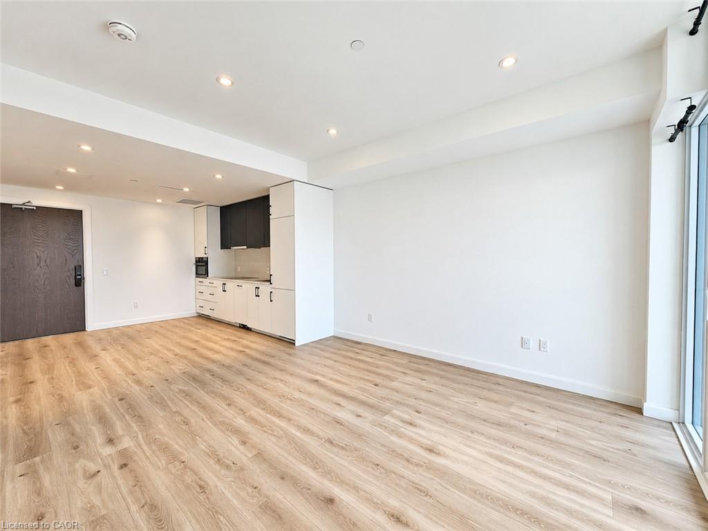 1705-741 King Street W Property Photo 3