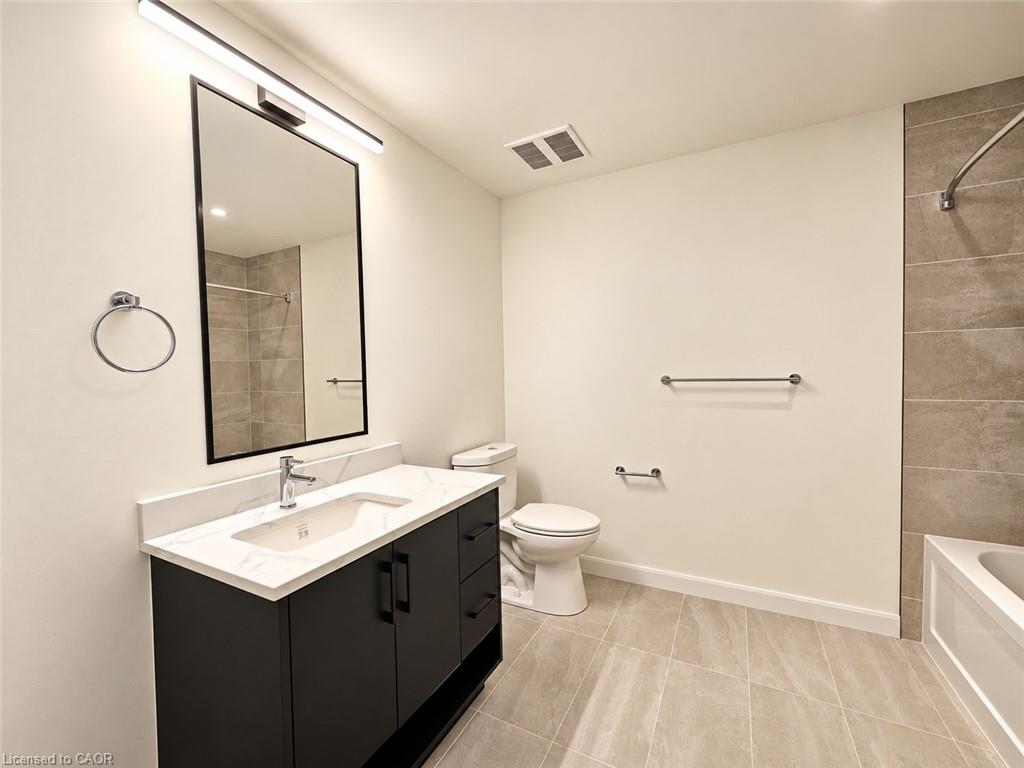 1705-741 King Street W Property Photo 15