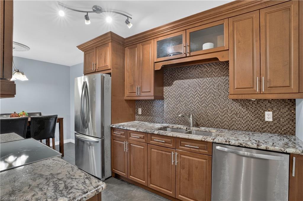 8 Fifth Avenue Property Photo 10