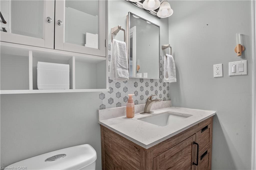 8 Fifth Avenue Property Photo 14