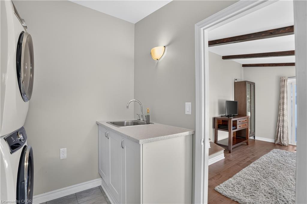 8 Fifth Avenue Property Photo 27