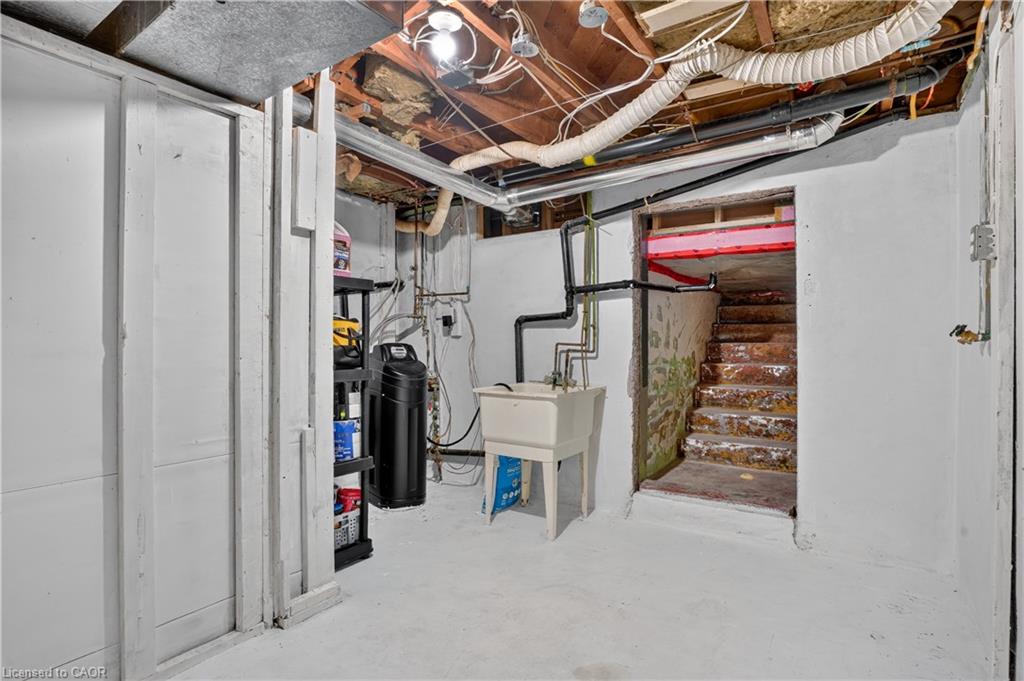 8 Fifth Avenue Property Photo 33