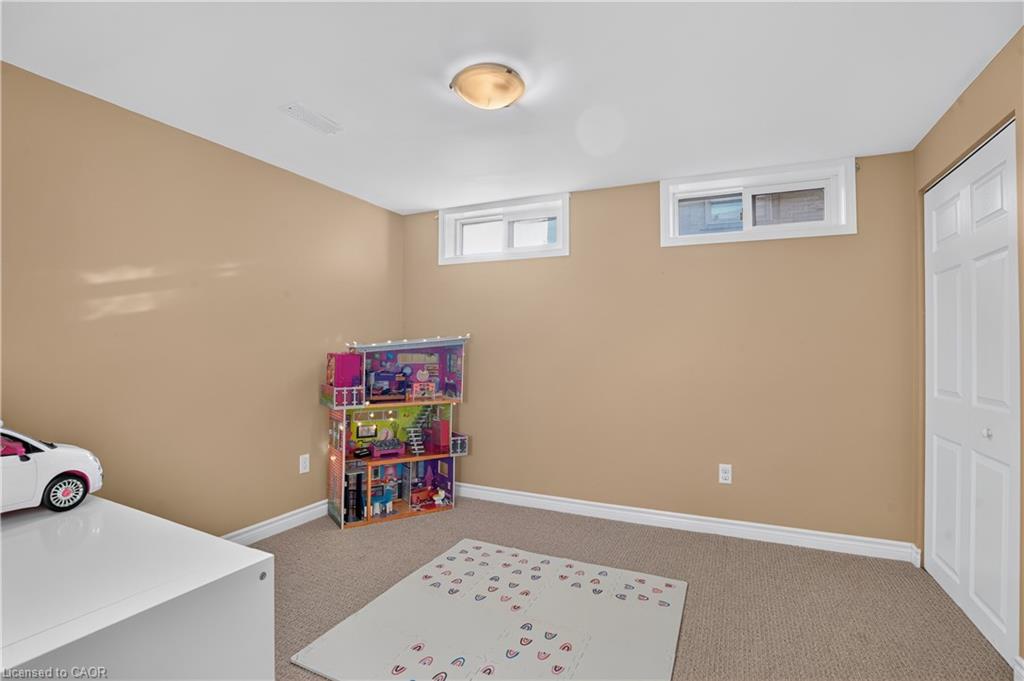 8 Fifth Avenue Property Photo 36