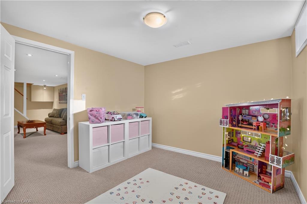 8 Fifth Avenue Property Photo 37
