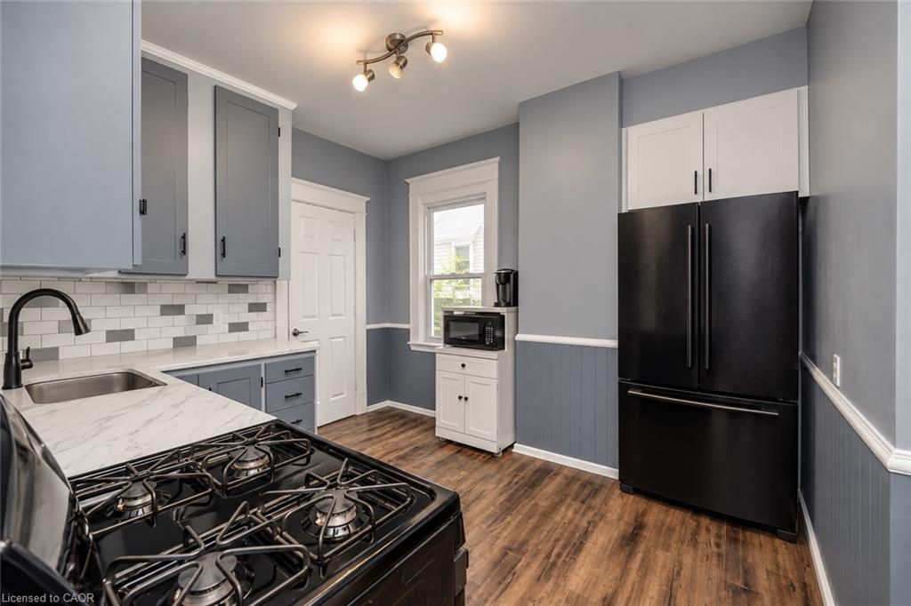 372 Beach Road Property Photo 10