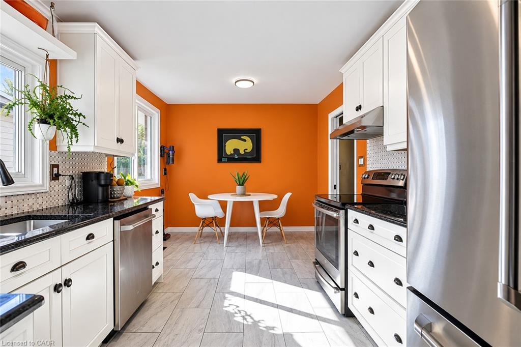 36 Hanover Place Property Photo 13