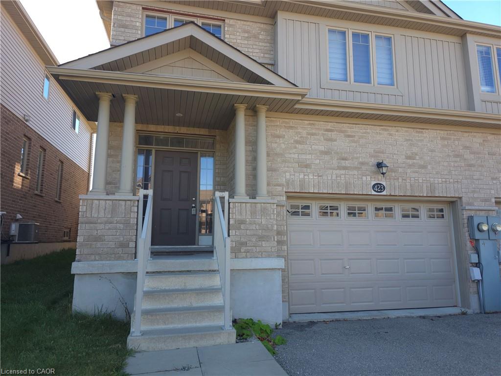 423 Avens Street Property Photo 2