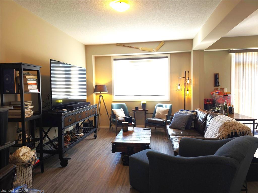 423 Avens Street Property Photo 4
