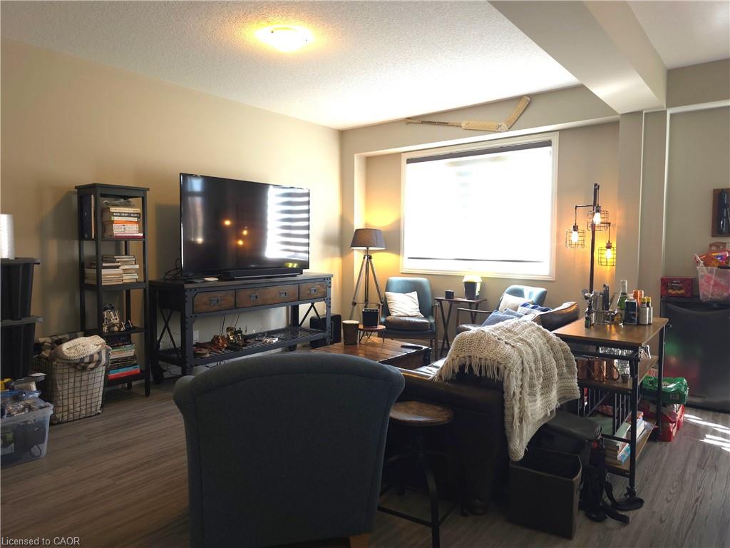 423 Avens Street Property Photo 5
