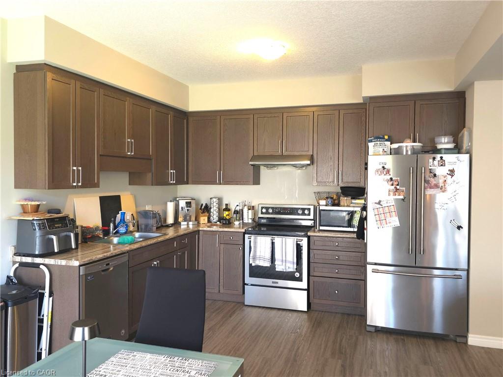423 Avens Street Property Photo 7