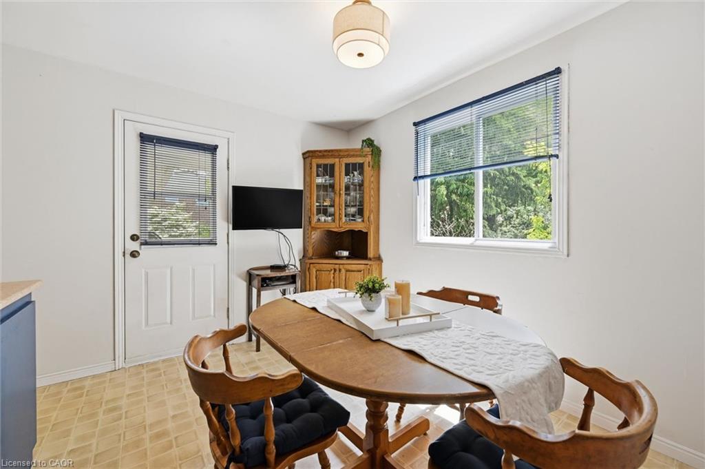 28 Rousseaux Street Property Photo 26
