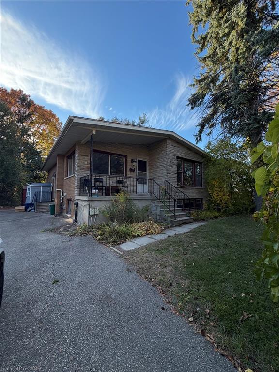 10 Cardill Crescent Property Photo 2