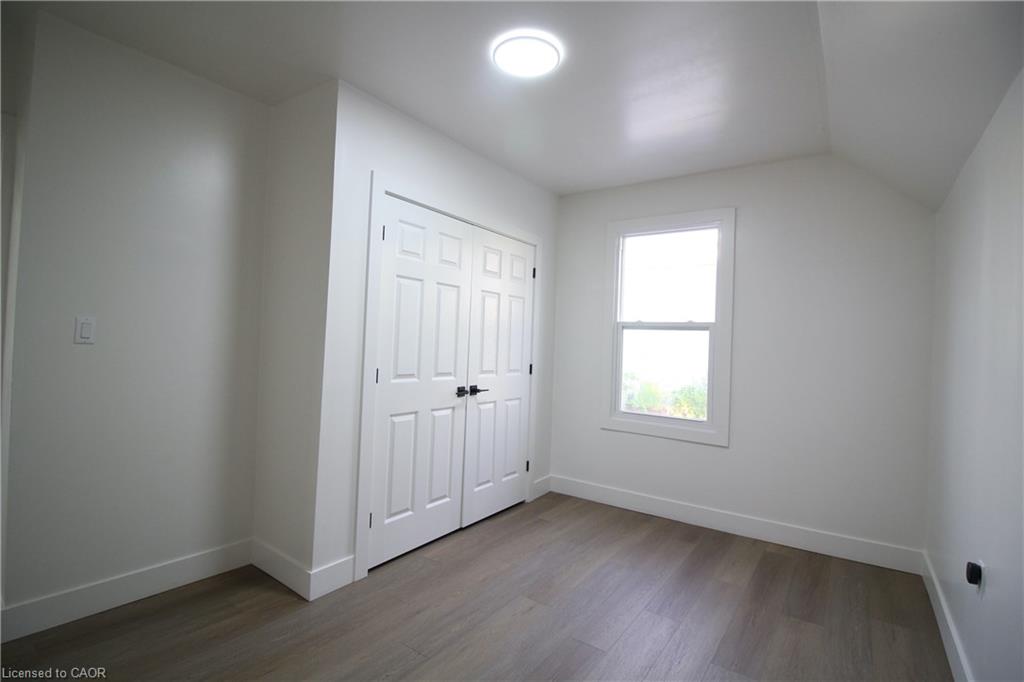 B-313 Wentworth Street N Property Photo 7