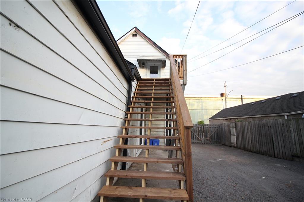 B-313 Wentworth Street N Property Photo 9